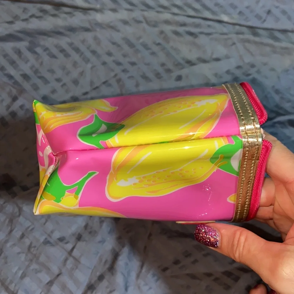 Lilly Pulitzer For Estee Lauder Lemon makeup bag